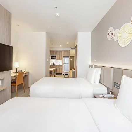 Holiday Inn & Suites Shin Osaka By Ihg Exterior photo